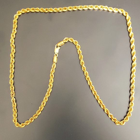 22k gold 20.75 inch, 10.5 gram, hollow link rope chain made United Arab Emirates - Picture 1 of 2